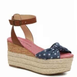 MODA SPANA Beautiful Blue with White Stars sandal wedges. Size 6 1/2.